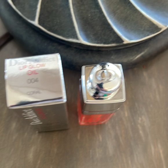 Dior lip glow oil . # 004 coral. - Picture 6 of 6